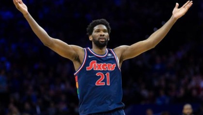 九游娱乐-恩比德揽下得分王 戈贝尔卖出天价！7尺长人复活？