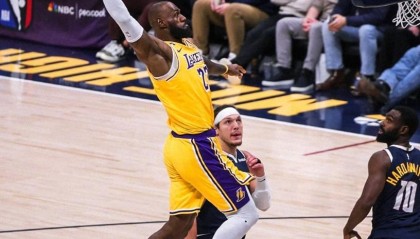 九游登录入口-湖人进步明显，詹姆斯一点真该批！东契奇历史第二，艾顿出新消息