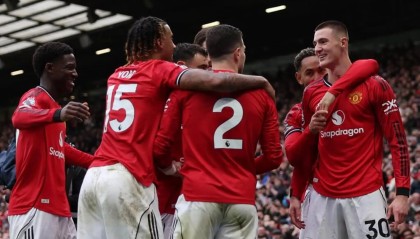 九游娱乐-TA：曼联欧冠席位更趋稳固；夏窗中场补强势在必行