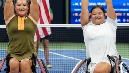 九游娱乐-中国组合李晓辉/王紫莹2-0击败对手，夺得美网轮椅女双冠军