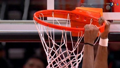 九游娱乐-杜兰特笑称：都怪卡斯尔挂筐让篮筐歪了，这都是初中生干的事